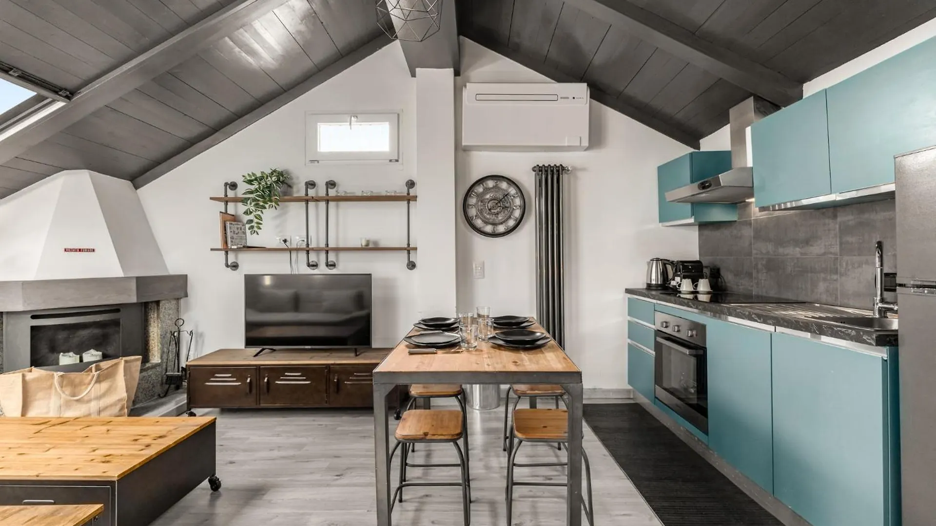 Tortona Metro 200M - Charming Attic - Wifi location