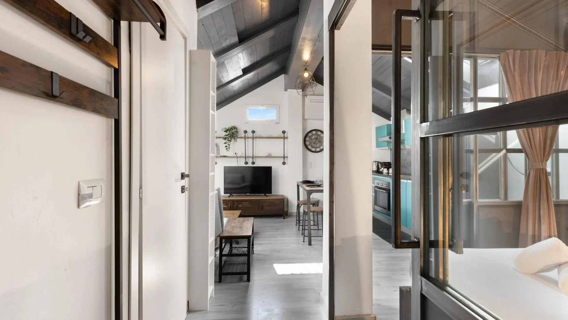 Apartamento Tortona Metro 200M - Charming Attic - Wifi Milán 0*,  Italia