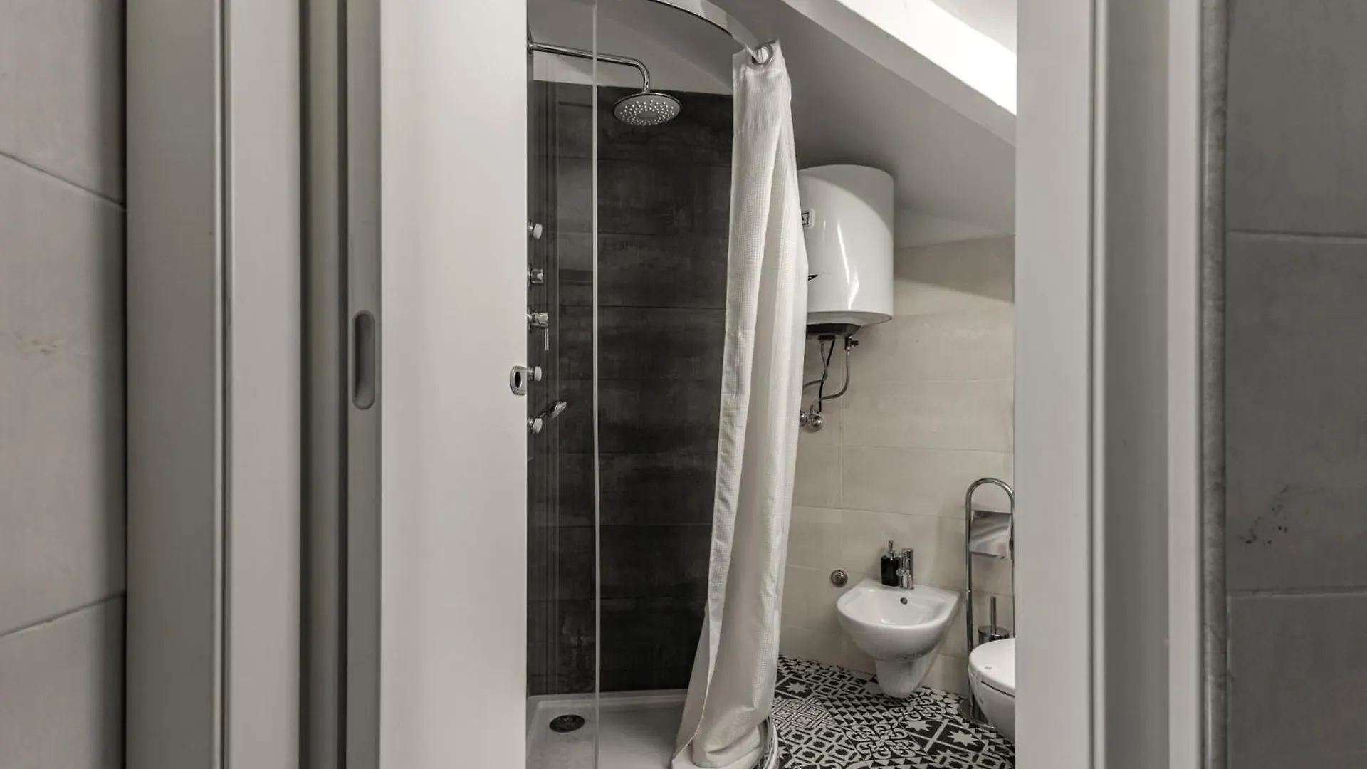 Apartamento Tortona Metro 200M - Charming Attic - Wifi Milán Italia